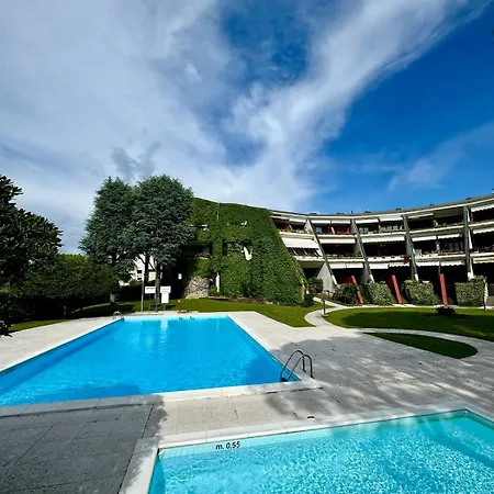 Apartment View With 2 Swimming Pools Desenzano