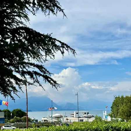 View With 2 Swimming Pools Desenzano * Desenzano del Garda