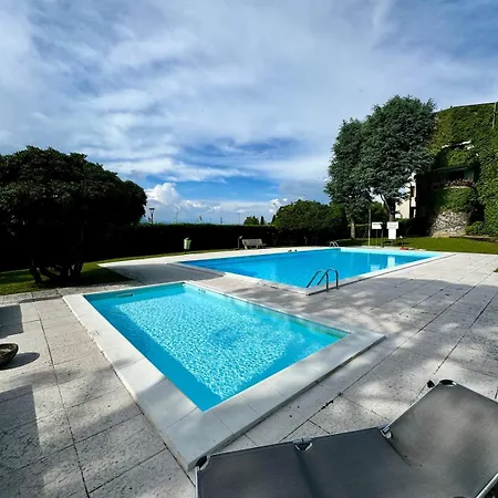 View With 2 Swimming Pools Desenzano *