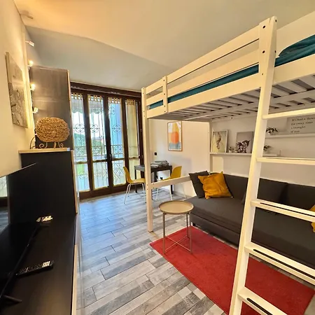 View With 2 Swimming Pools Desenzano Apartment Desenzano del Garda