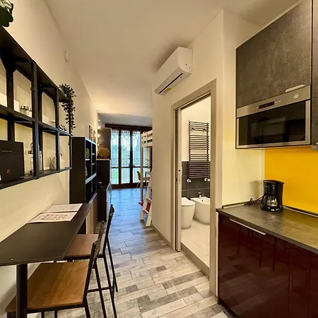 View With 2 Swimming Pools Desenzano